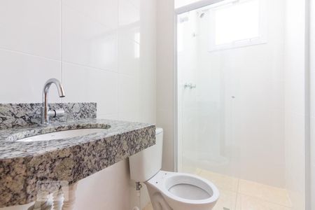 Banheiro de apartamento para alugar com 2 quartos, 43m² em Jardim Iris, São Paulo