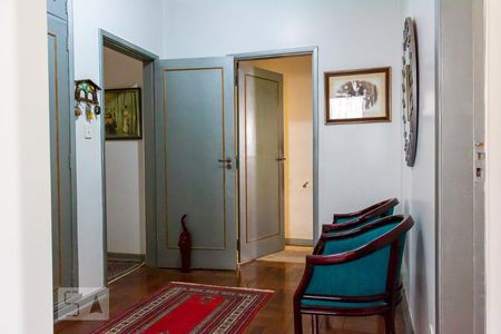 Apartamento à venda com 220m², 3 quartos e 2 vagasCorredor