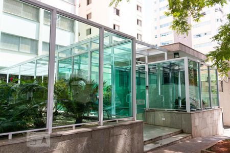 Apartamento à venda com 220m², 3 quartos e 2 vagasFachada