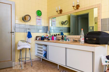 Apartamento à venda com 220m², 3 quartos e 2 vagasBanheiro suite