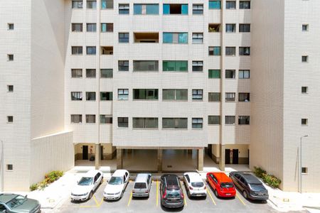 VISTA DA VARANDA de apartamento para alugar com 2 quartos, 68m² em Asa Norte, Brasília