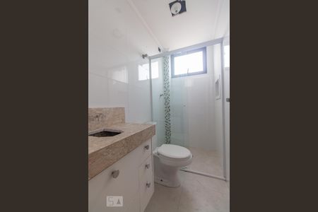 Banheiro de apartamento à venda com 2 quartos, 60m² em Vila Carrão, São Paulo