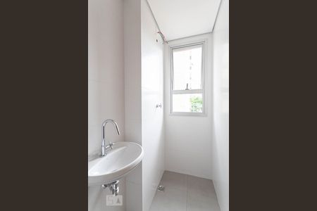 Apartamento para alugar com 68m², 2 quartos e 2 vagasBanheiro de serviço