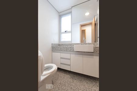 Banheiro social de apartamento para alugar com 2 quartos, 68m² em Boa Viagem, Belo Horizonte