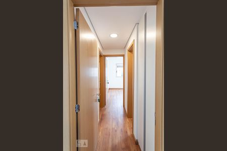 Corredor de apartamento para alugar com 2 quartos, 68m² em Boa Viagem, Belo Horizonte