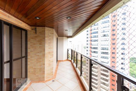 Varanda de apartamento à venda com 4 quartos, 190m² em Vila Andrade, São Paulo