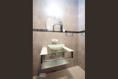 Banheiro de apartamento para alugar com 2 quartos, 70m² em Leblon, Rio de Janeiro