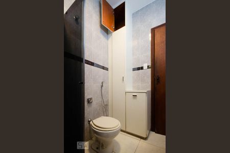 Banheiro de apartamento para alugar com 2 quartos, 70m² em Leblon, Rio de Janeiro