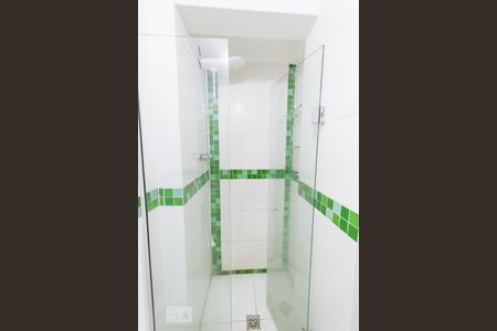 Banheiro de apartamento para alugar com 2 quartos, 65m² em Taquara, Rio de Janeiro