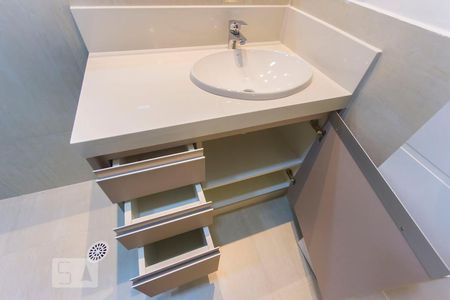 Apartamento à venda com 94m², 2 quartos e 1 vaga Apartamento à venda com 94m², 2 quartos e 1 vagaBanheiro Suite