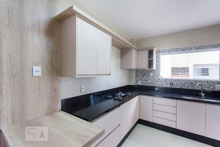 Apartamento à venda com 94m², 2 quartos e 1 vaga Apartamento à venda com 94m², 2 quartos e 1 vagaCozinha