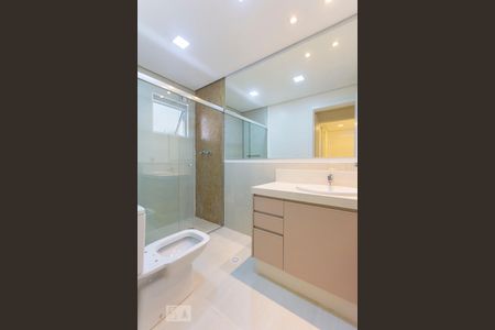 Apartamento à venda com 94m², 2 quartos e 1 vaga Apartamento à venda com 94m², 2 quartos e 1 vagaBanheiro Suite