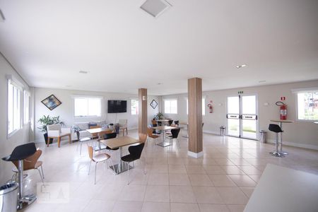 Apartamento à venda com 47m², 2 quartos e 1 vaga Apartamento à venda com 47m², 2 quartos e 1 vagaÁrea comum - Salão de festas