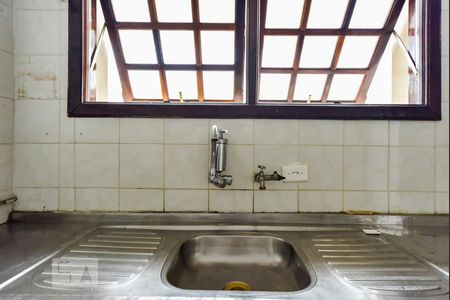 Casa à venda com 100m², 2 quartos e 1 vaga Casa à venda com 100m², 2 quartos e 1 vagaCozinha