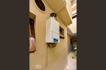 Casa à venda com 100m², 2 quartos e 1 vaga Casa à venda com 100m², 2 quartos e 1 vagaCorredor