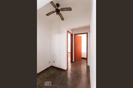 Corredor de apartamento à venda com 3 quartos, 69m² em Farroupilha, Porto Alegre