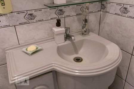 Banheiro - Torneira de apartamento à venda com 3 quartos, 69m² em Farroupilha, Porto Alegre