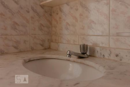 Casa à venda com 110m², 2 quartos e 1 vagaBanheiro 