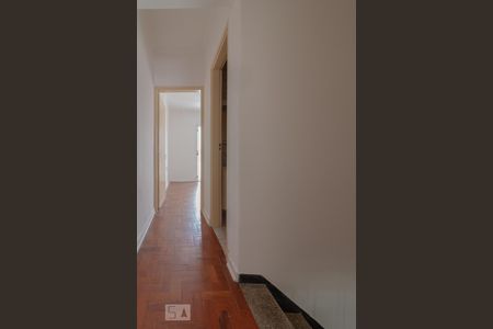 Corredor superior de casa para alugar com 2 quartos, 110m² em Sacomã, São Paulo