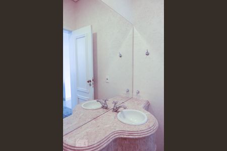 Casa à venda com 342m², 3 quartos e 4 vagas