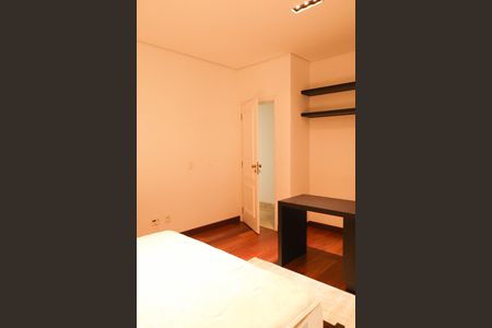 Casa à venda com 342m², 3 quartos e 4 vagas