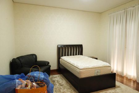 Casa à venda com 342m², 3 quartos e 4 vagas