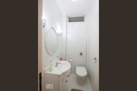 Lavabo de apartamento para alugar com 3 quartos, 350m² em República, São Paulo