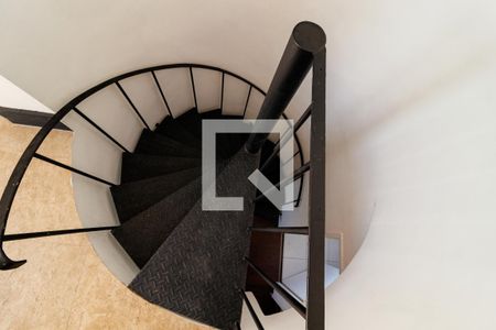 Escada de apartamento para alugar com 1 quarto, 58m² em Vila Andrade, São Paulo