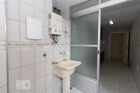 Apartamento à venda com 70m², 3 quartos e 1 vagaDetalhe da area de serviço tanque
