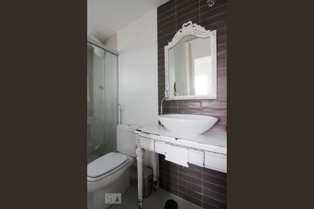 Banheiro de apartamento para alugar com 2 quartos, 58m² em Jardim Íris, São Paulo