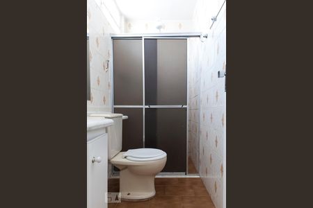 Banheiro do Quarto (Piso Superior) de apartamento para alugar com 1 quarto, 49m² em Setor Central, Goiânia