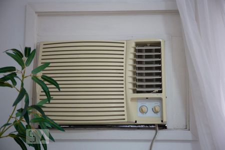 Sala de apartamento à venda com 2 quartos, 70m² em Barra da Tijuca, Rio de Janeiro