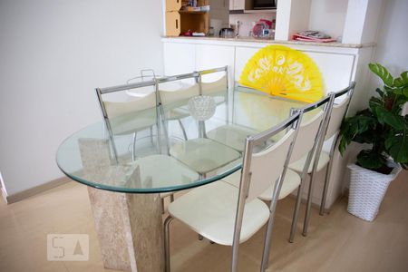 Sala de apartamento à venda com 2 quartos, 70m² em Barra da Tijuca, Rio de Janeiro