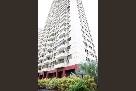 Apartamento para alugar com 70m², 2 quartos e 1 vagaFachada