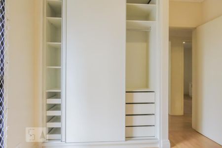 Apartamento à venda com 125m², 3 quartos e 2 vagas Apartamento à venda com 125m², 3 quartos e 2 vagasQuarto 2