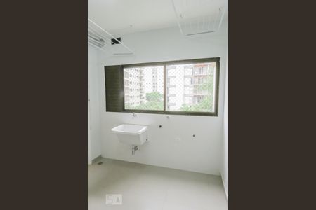 Apartamento à venda com 125m², 3 quartos e 2 vagas Apartamento à venda com 125m², 3 quartos e 2 vagasÁrea de serviço