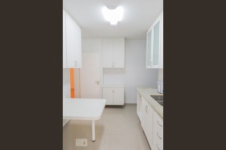 Apartamento à venda com 125m², 3 quartos e 2 vagas Apartamento à venda com 125m², 3 quartos e 2 vagasCozinha