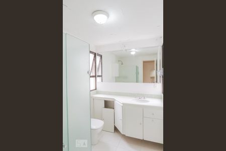 Apartamento à venda com 125m², 3 quartos e 2 vagas Apartamento à venda com 125m², 3 quartos e 2 vagasBanheiro suíte