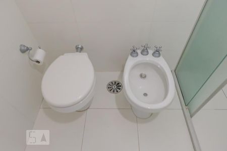Apartamento à venda com 125m², 3 quartos e 2 vagas Apartamento à venda com 125m², 3 quartos e 2 vagasBanheiro 2