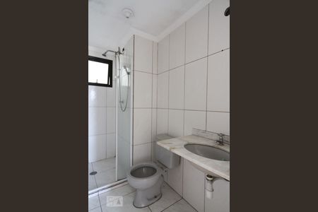 Banheiro de apartamento para alugar com 3 quartos, 65m² em Vila Carbone, São Paulo