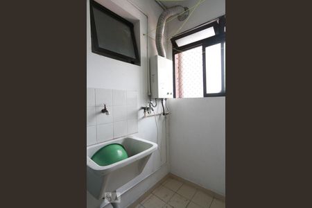 Apartamento para alugar com 65m², 3 quartos e 1 vagaÁrea de Serviço