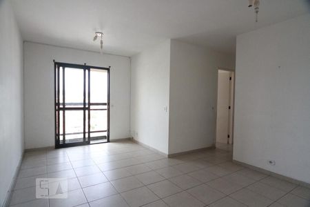 Sala de apartamento para alugar com 3 quartos, 65m² em Vila Carbone, São Paulo