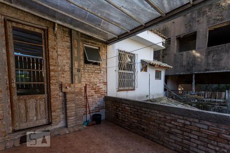 Casa à venda com 100m², 2 quartos e 8 vagasVaranda com churrasqueira