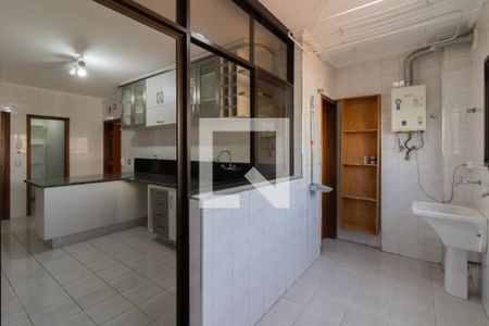 Apartamento para alugar com 129m², 4 quartos e 2 vagas Apartamento para alugar com 129m², 4 quartos e 2 vagasÁrea de Serviço