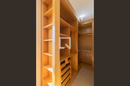 Apartamento para alugar com 129m², 4 quartos e 2 vagas Apartamento para alugar com 129m², 4 quartos e 2 vagasSuíte