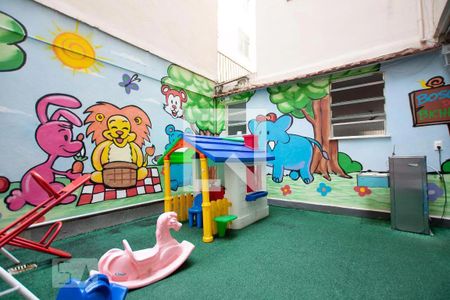 Apartamento para alugar com 129m², 4 quartos e 2 vagas Apartamento para alugar com 129m², 4 quartos e 2 vagasÁrea Comum - Brinquedoteca