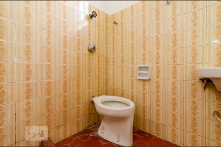 Banheiro de kitnet/studio para alugar com 1 quarto, 70m² em Sagrada Família, Belo Horizonte