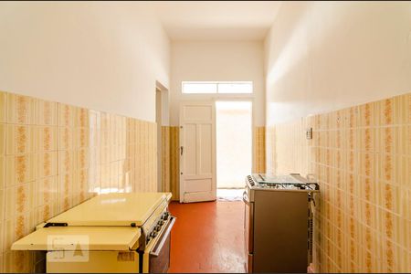 Cozinha de kitnet/studio para alugar com 1 quarto, 70m² em Sagrada Família, Belo Horizonte