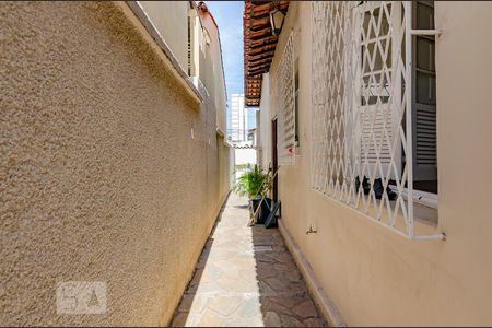Entrada de kitnet/studio para alugar com 1 quarto, 70m² em Sagrada Família, Belo Horizonte