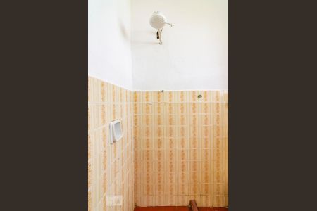 Banheiro de kitnet/studio para alugar com 1 quarto, 70m² em Sagrada Família, Belo Horizonte